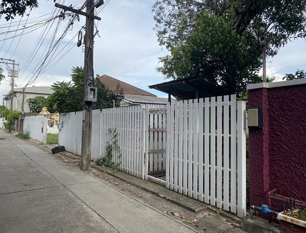 ขาย!!! ที่ดินสวย ทำเลทอง ย่าน New CBD..ใจกลางรัชโยธิน..ใกล้ BTS เพียง 900 ม. โทร 092-5635533